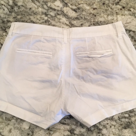 Old navy shorts - Picture 2 of 3